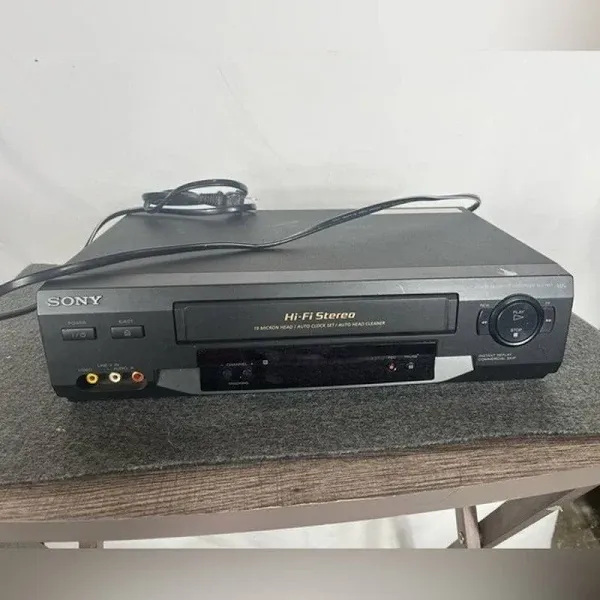 Sony SLV-N51 VCR 4 Head Hi-Fi Stereo VHS Player Recorder With Remote Control