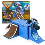 Monster Jam, Ship It & Flip It Transforming Playset with Exclusive 1:64 Scale Die-Cast Monster Jam Truck