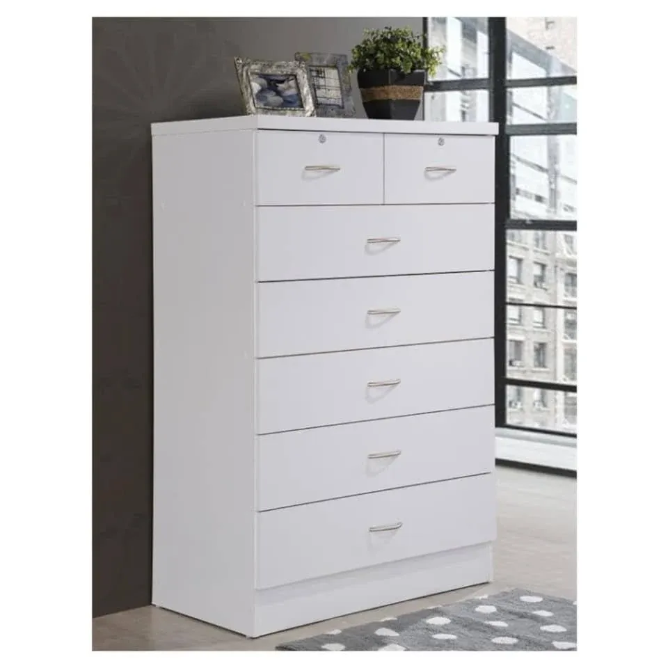 Pemberly Row 7 Drawer Chest in White